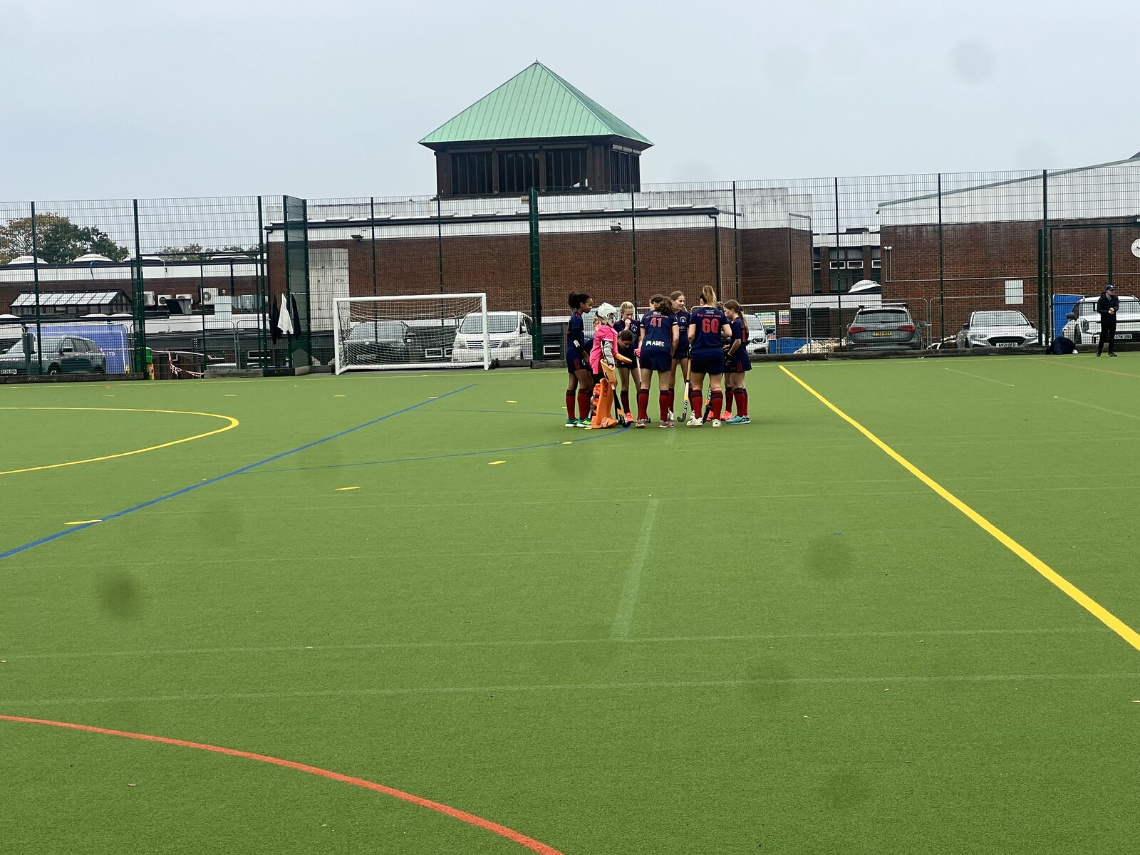 That all-important huddle — the team together before the restart